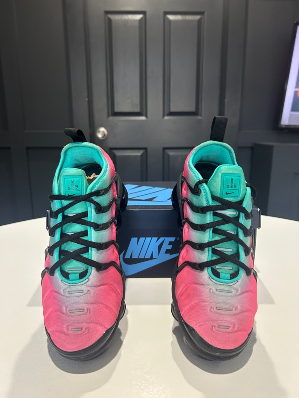 Nike Air VaporMax Plus “Pink Blast Clear Jade” Women’s Size 6.5 - Picture 3 of 9
